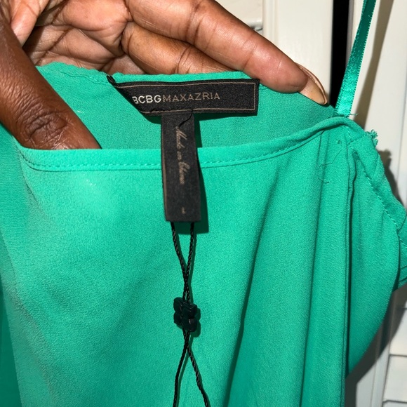 BCBGMaxAzria Vibrant Green Garment - Picture 5 of 9